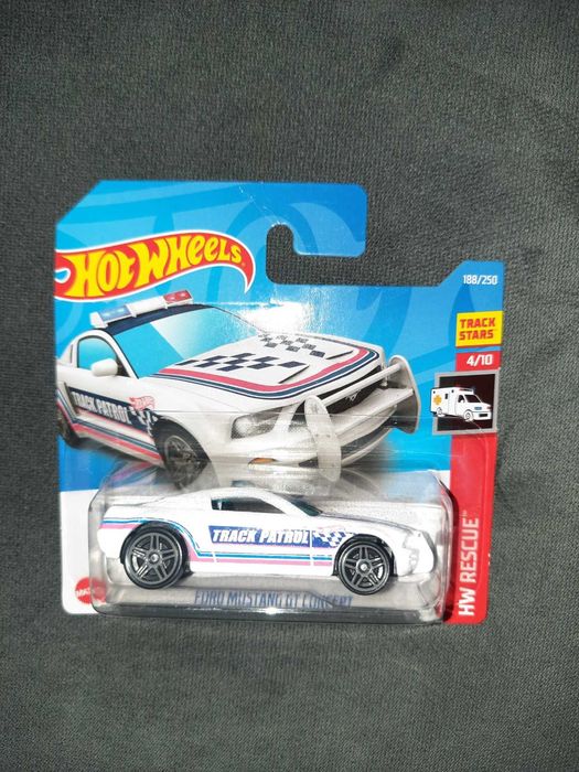 Машинки Хотвілс,Мачбокс