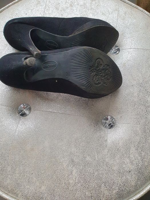 Buty czarne 36 na szpilce Graceland