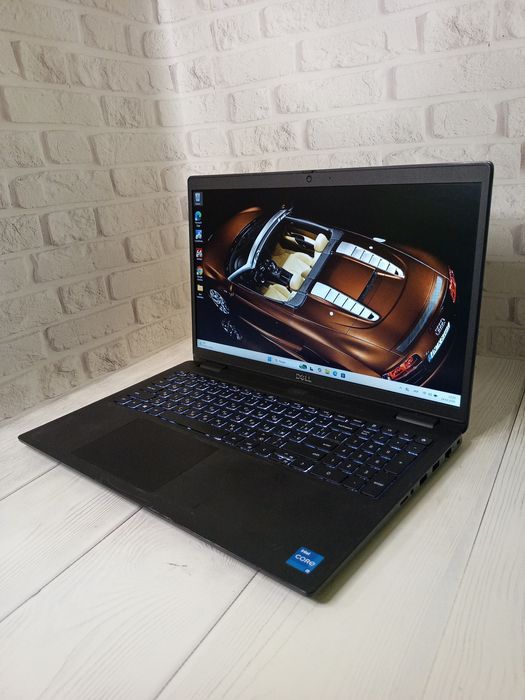 Ноутбук Dell Latitude 3520 I5-1135G7 підсвітка