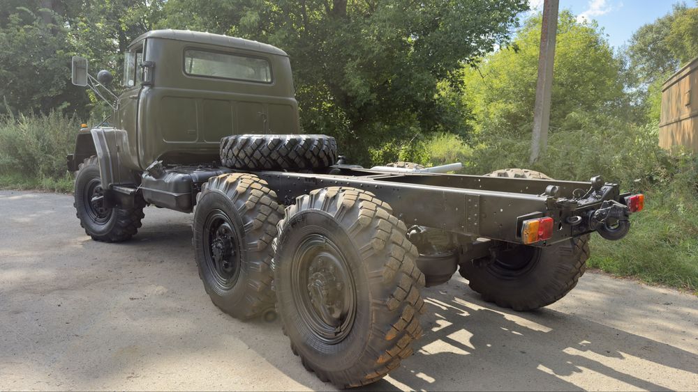 Зил 131 шасі з хранения лебідка підкачка коліс