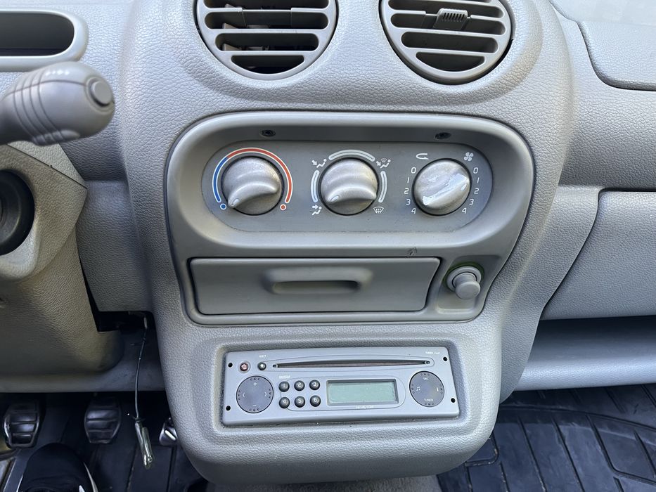 Renault Twingo 1.2 (2001) com 217 mil km
