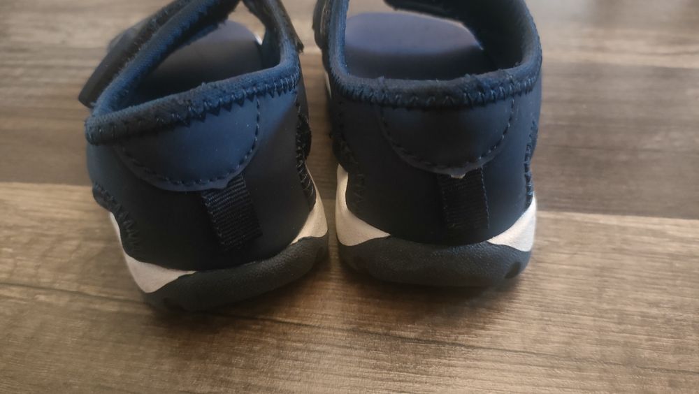 świetne sandałki H&M 20/21