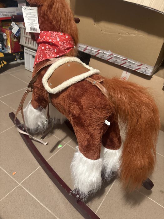 Koń na biegunach z dzwiękiem