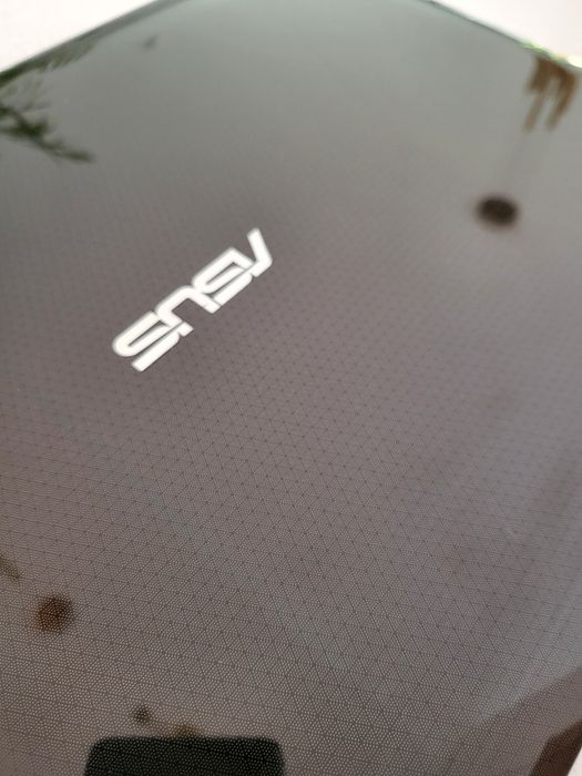 ASUS elegancki laptop