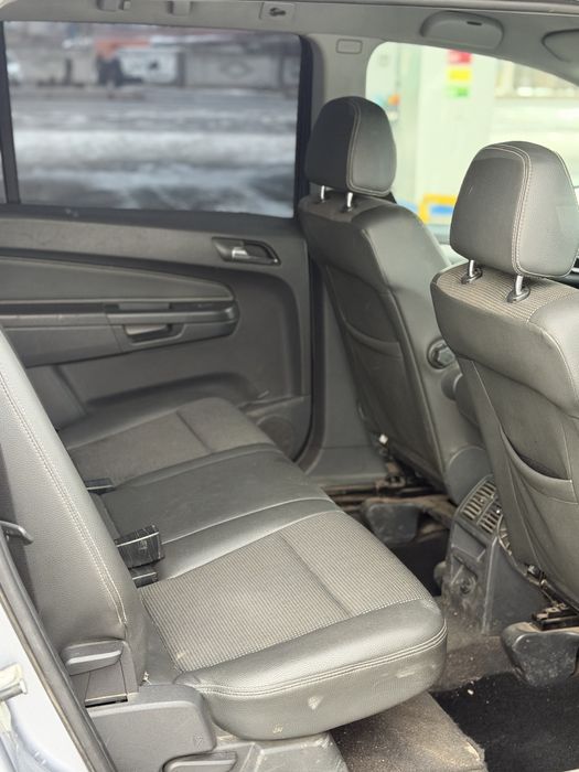 Opel Zafira 1.9TDI автомат 7 мест минивэн продам или обмен