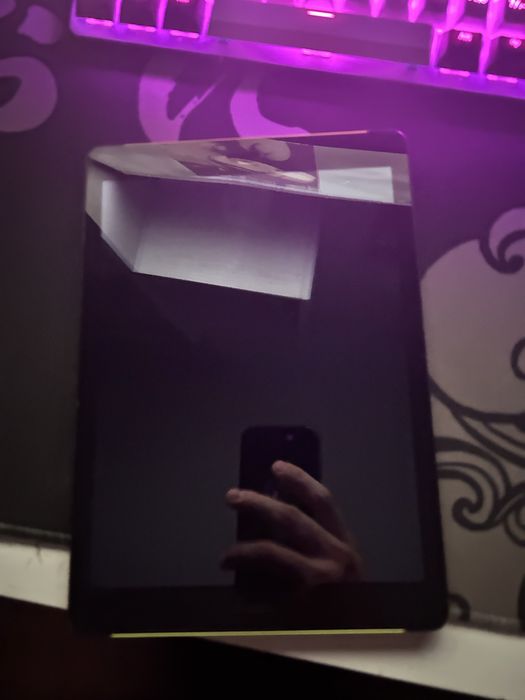 НЕ ПРАЦЮЄ.Плашет PocketBook SurfPad 4 L 9.7 Black