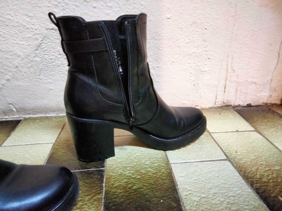 Botas Deichmann - tamanho 39