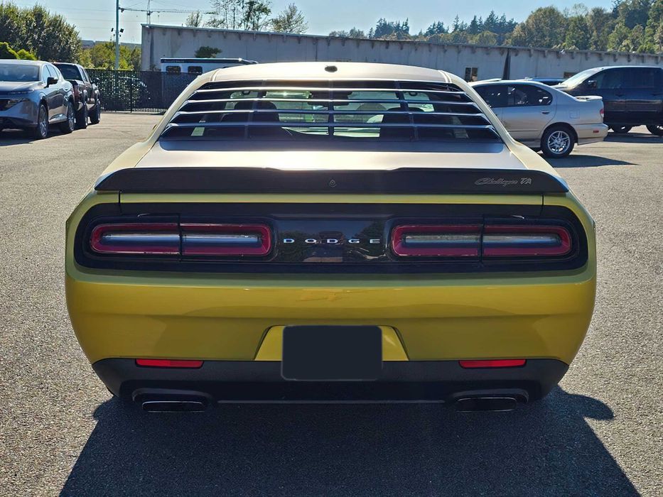 Dodge Challenger      2020