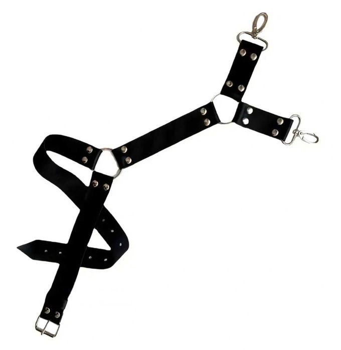 Harness na udo z ćwiekami
