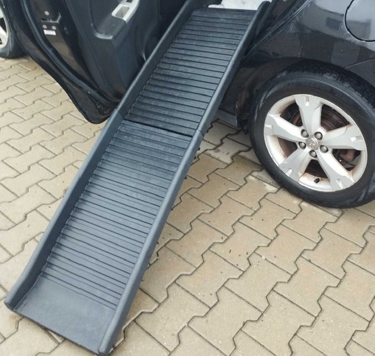 Rampa dla psa do auta jak nowiutka