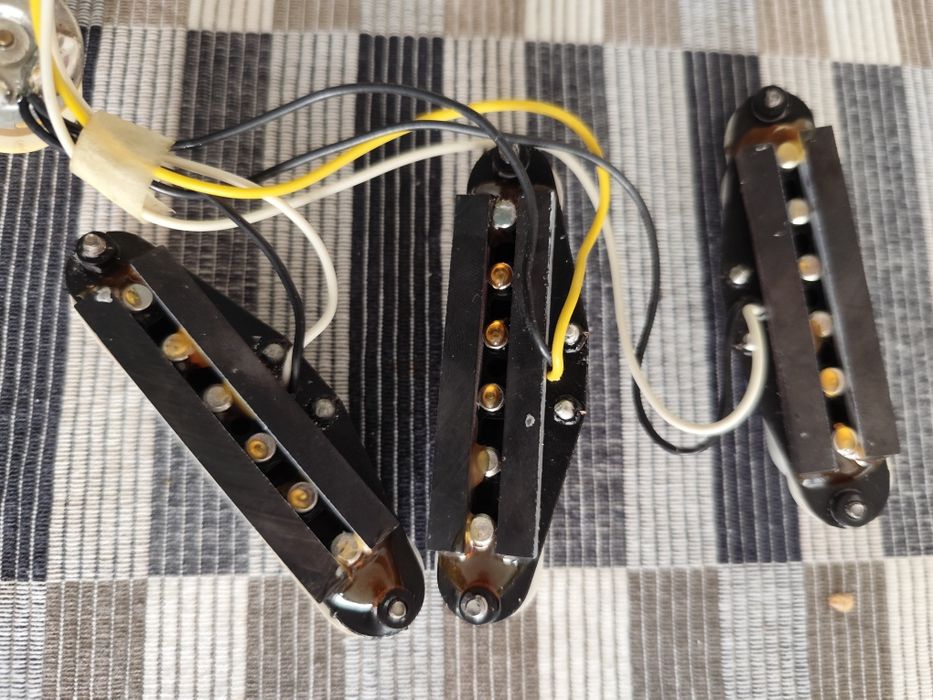 Pickups Fender, eletrónica completa

Eletrónica completa, F