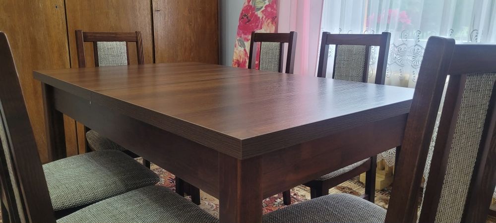 Sprzedam stół plus krzesła 140-180/80
