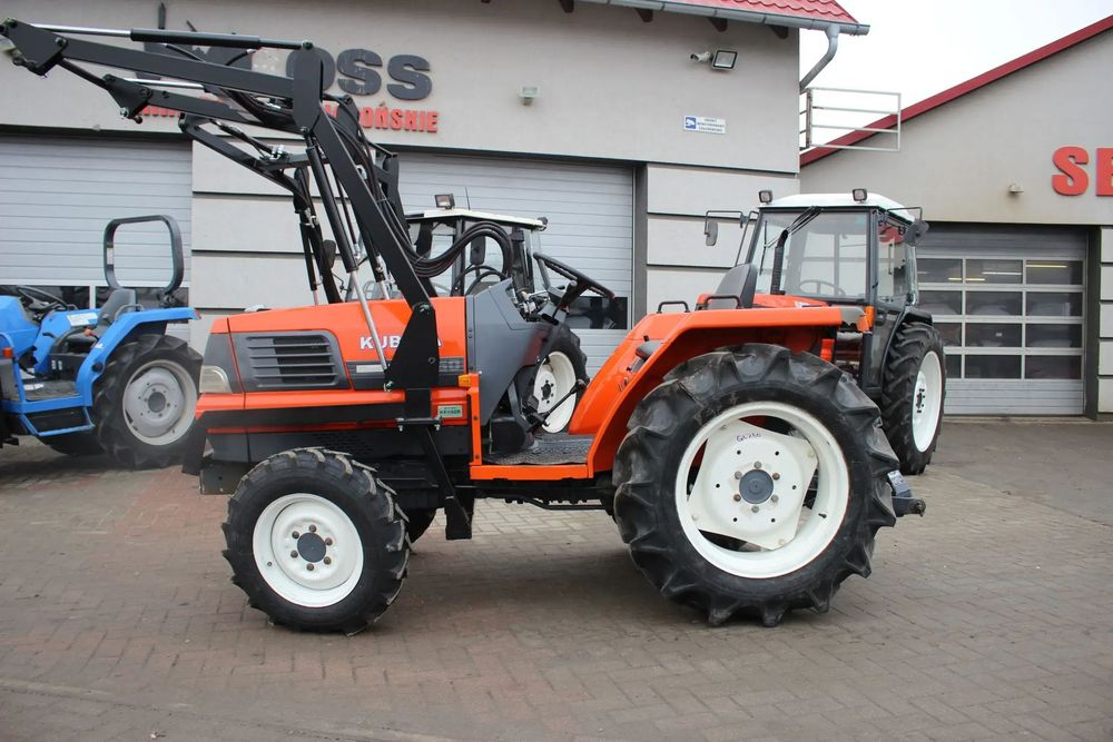 Kubota GL260DT  Mini Traktorek Kubota GL260DT z ładowaczem czołowym