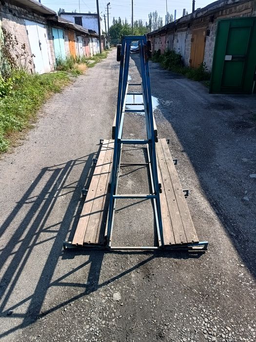 Піраміда для причепу