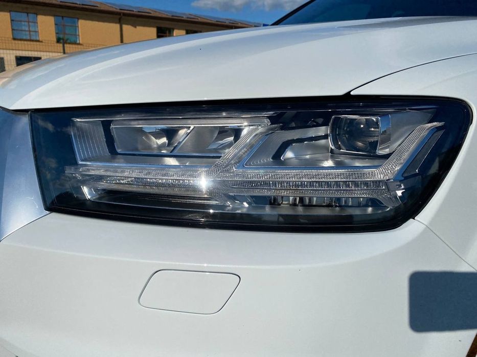 Aydi Q7 4m 2016 рік.