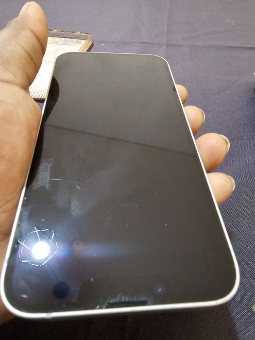 Vendo ou Troco iphone 16e Branco 128GB