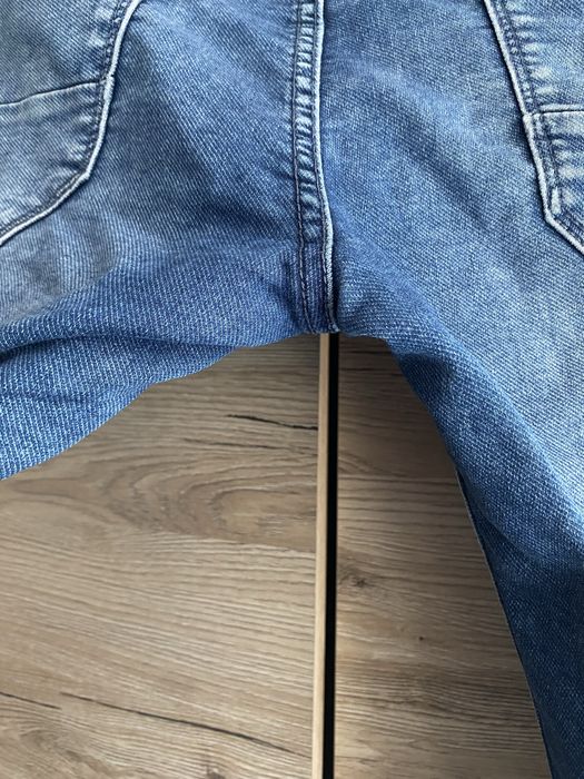 Spodnie chłopiece jogery 28/32