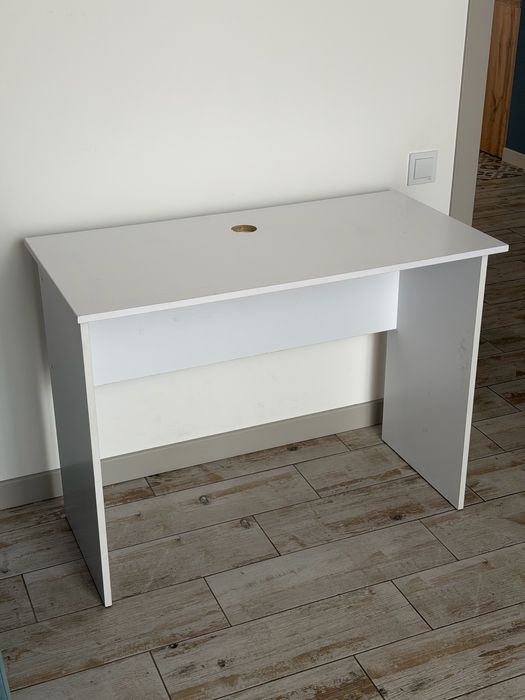 Стіл комп'ютерний