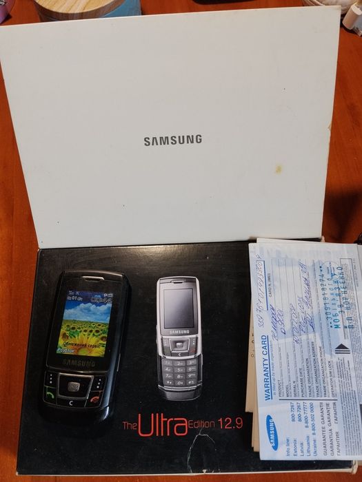 колекційний Samsung SGH D900i