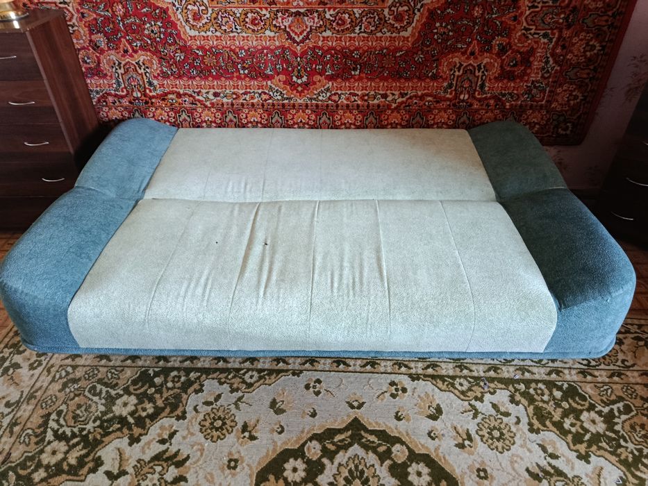 Продам б/у диван+б/у кресло