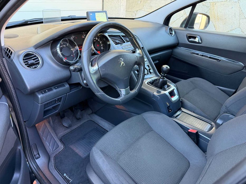 Peugeot 5008 1.6 HDI Allure Nacional