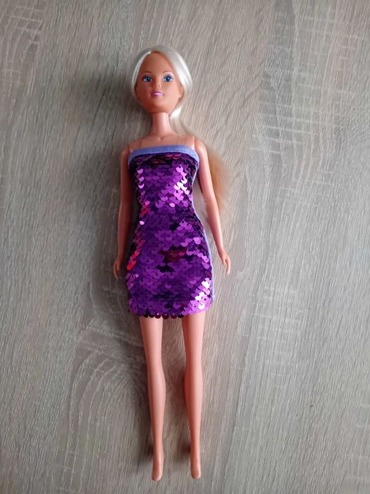 Laleczka Barbie fioletowa