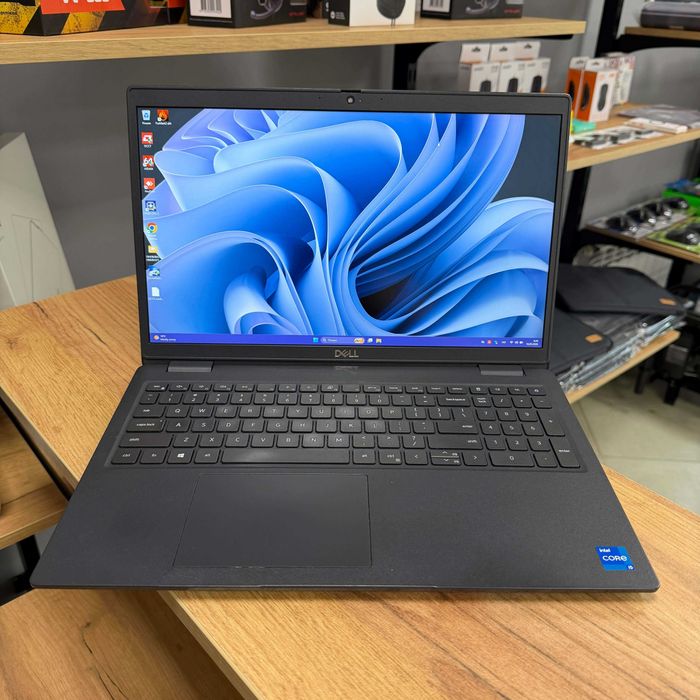 Ноутбук Dell Latitude 3520 - 15.6" FullHD/ Intel Core i5 1135G7 8 потоків/ Intel Iris Xe/ 8 GB/ 128 GB NVME SSD/ NO Webcam and Microfon