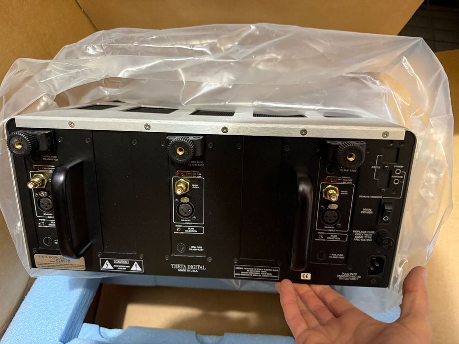 Theta Dreadnaught II wzmacniacz mocy 3 kanały mono, 3x225W! HI END!