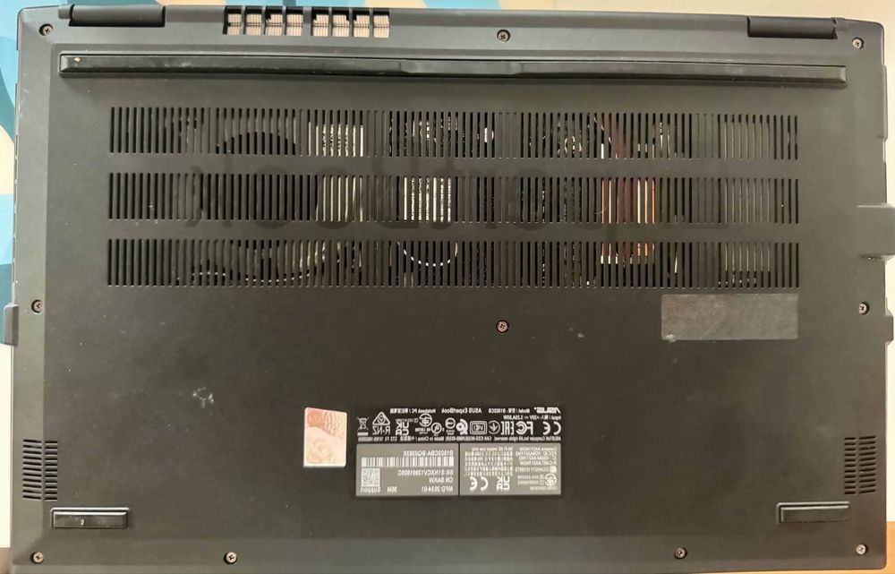 Laptop Asus z oryginalną ładowarką DELL