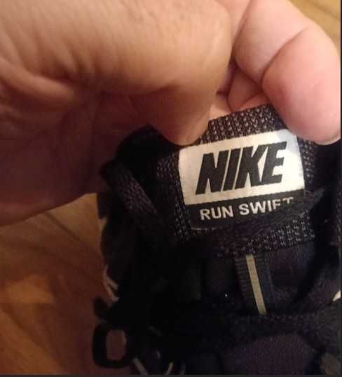 Nike Running Run Swift - 42 Size
