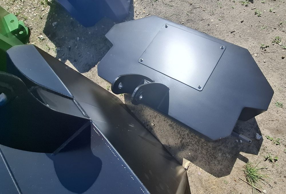 Obciążnik do ciągnika mocowanie TUZ Balast z logo ciągnika
