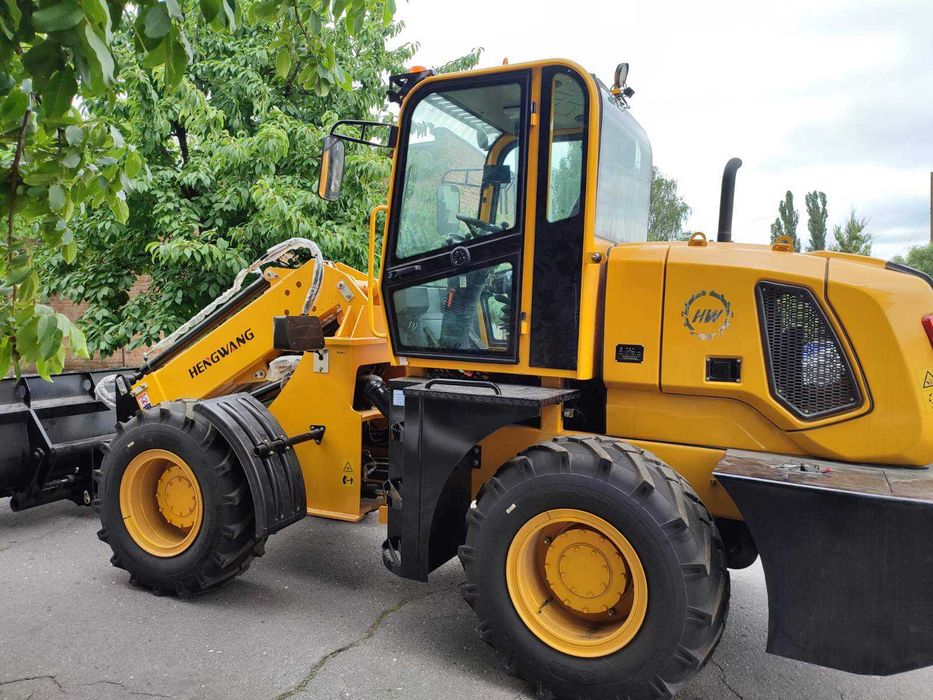 HW2500 телескопічний навантажувач