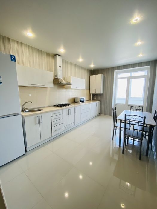 Квартира подобово: Сучасна квартира неподалік від центру