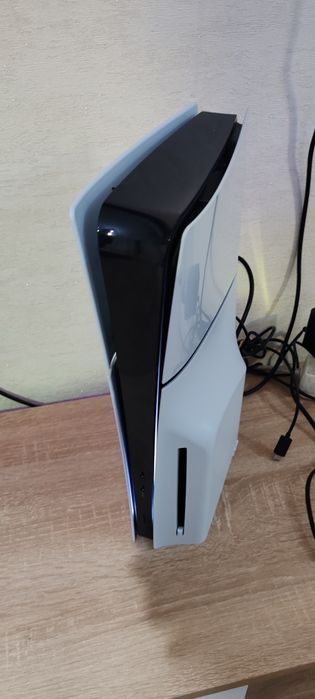 PlayStation 5 Slim como nova 1TB com caixa e um comando