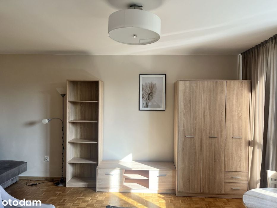 Kawalerka z oddzielną kuchnią, balkonem i piwnicą — do zamieszkania - Widok 4