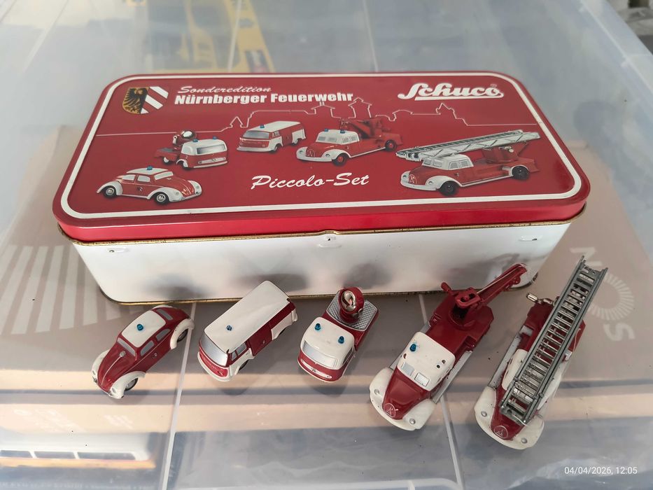 Conjunto de miniaturas Schuco Piccolo, escala 1:90, edição Bombeiros de Nuremberg, 5 peças, embalagem original.