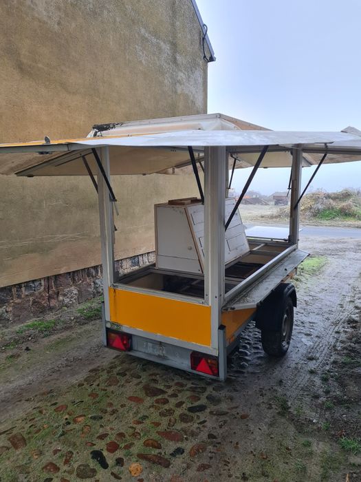 Przyczepa przyczepka straganowa stragan wystawa WM Meyer Wormann