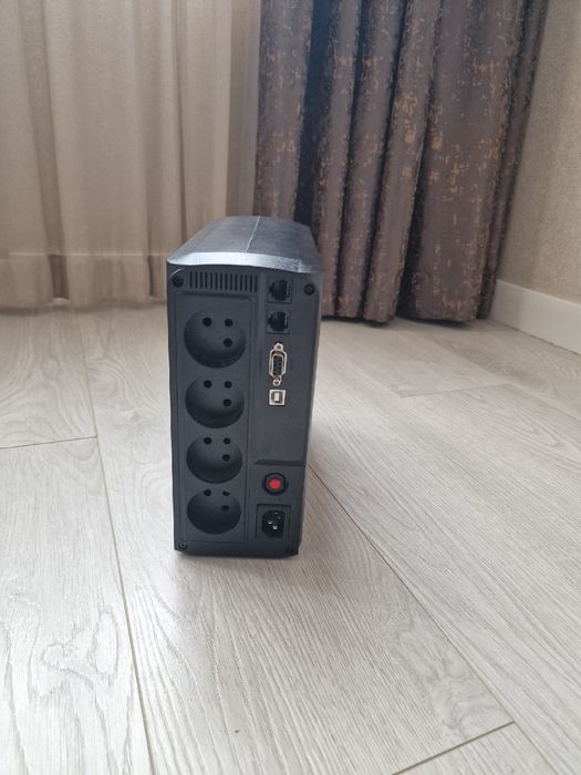 ДБЖ CyberPower Value Pro VP1000ELCD 550Вт/1000ВА