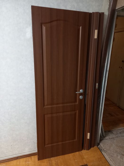 Продам міжкімнатні двері 70см
