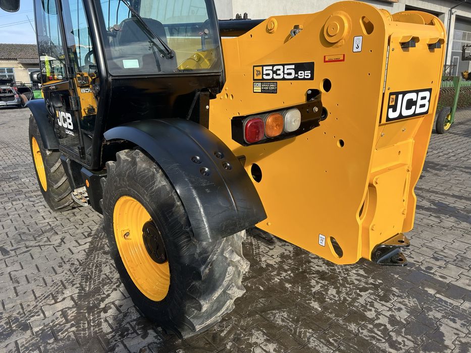 Телескопічний навантажувач JCB 535-95