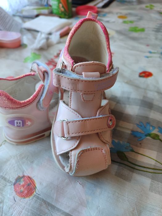 Дитячі босоніжки на дівчинку