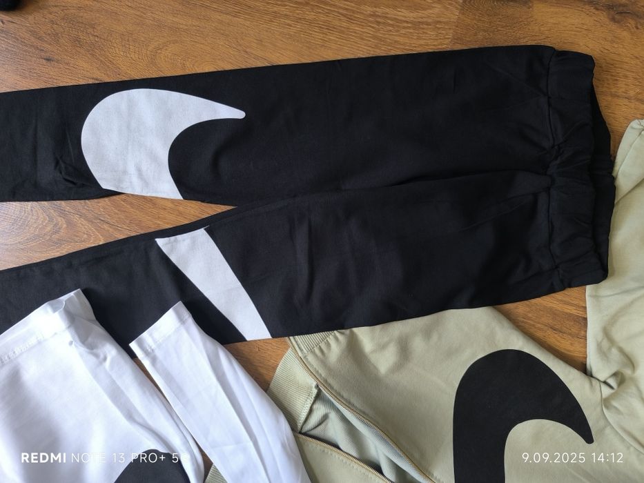 Dres Nike dziewczęcy 122-128 nowy