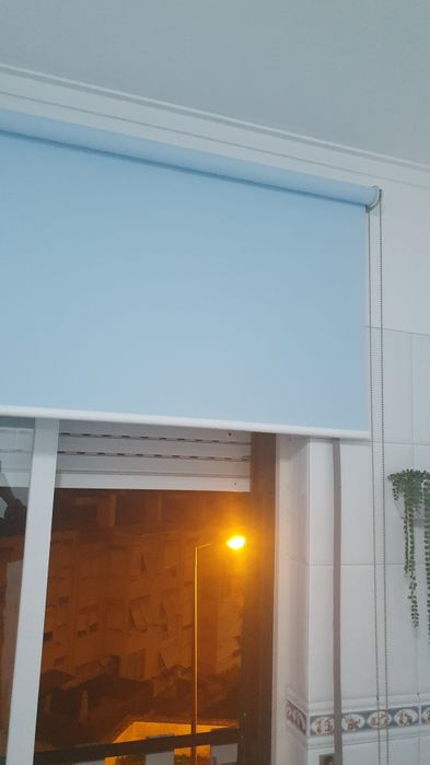 Estore/blackout azul claro