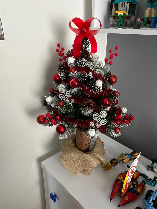 Choinka na pniu 70 cm z DEKORACJĄ i ozdobami - ubrana [producent]