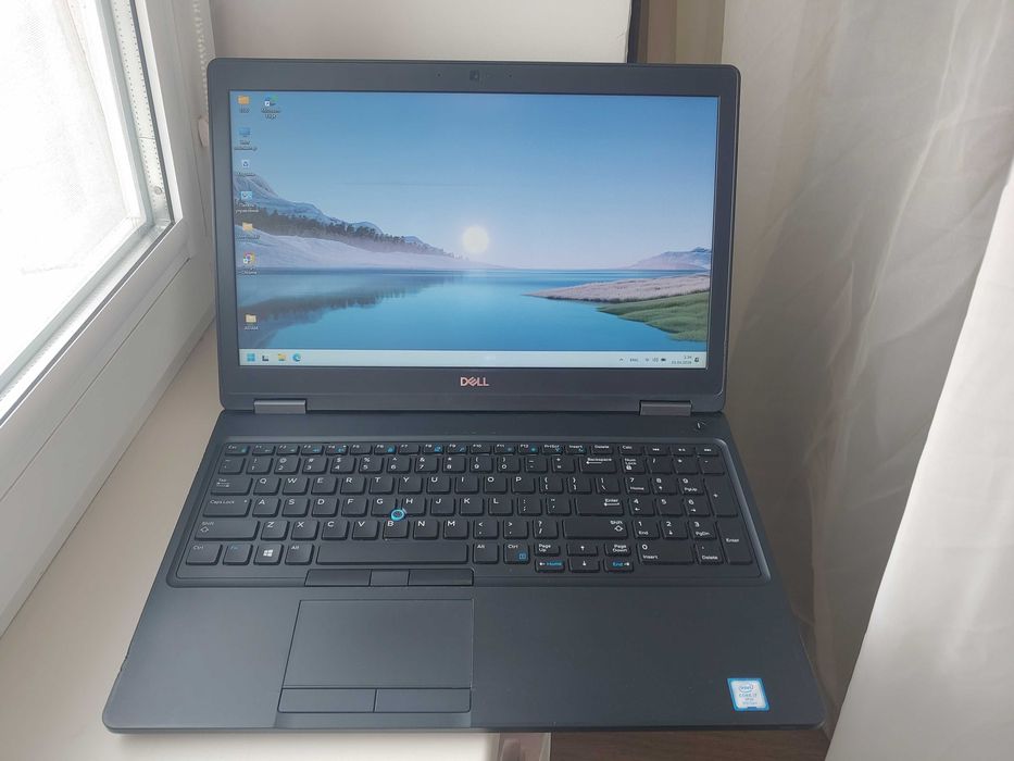 Dell Latitude 5590 15.6" i7-8650u 4.2 GHz 8GB ssd 128GB