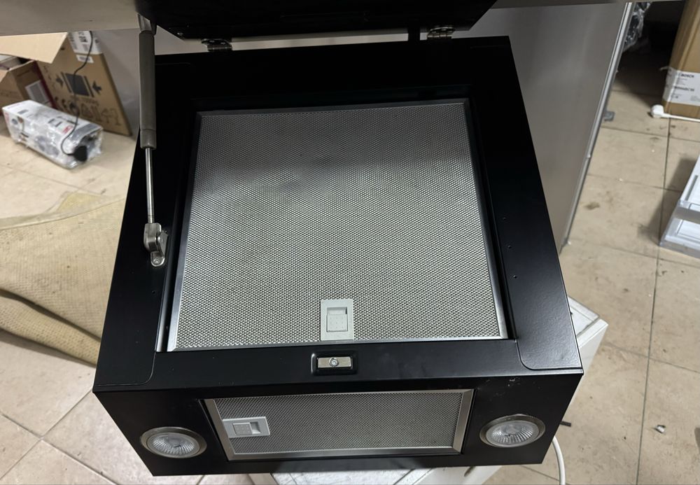 Exaustor SMEG de parede  KICV90BL (580 m3/h - 89.8 cm - Preto)