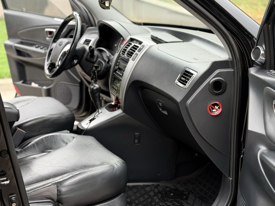 Hyundai Tucson, автомат, газ/бензин, полный привод