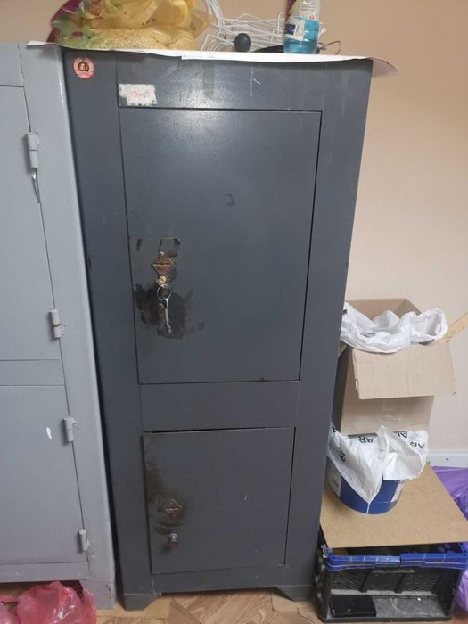 Сейф металевий радянський.