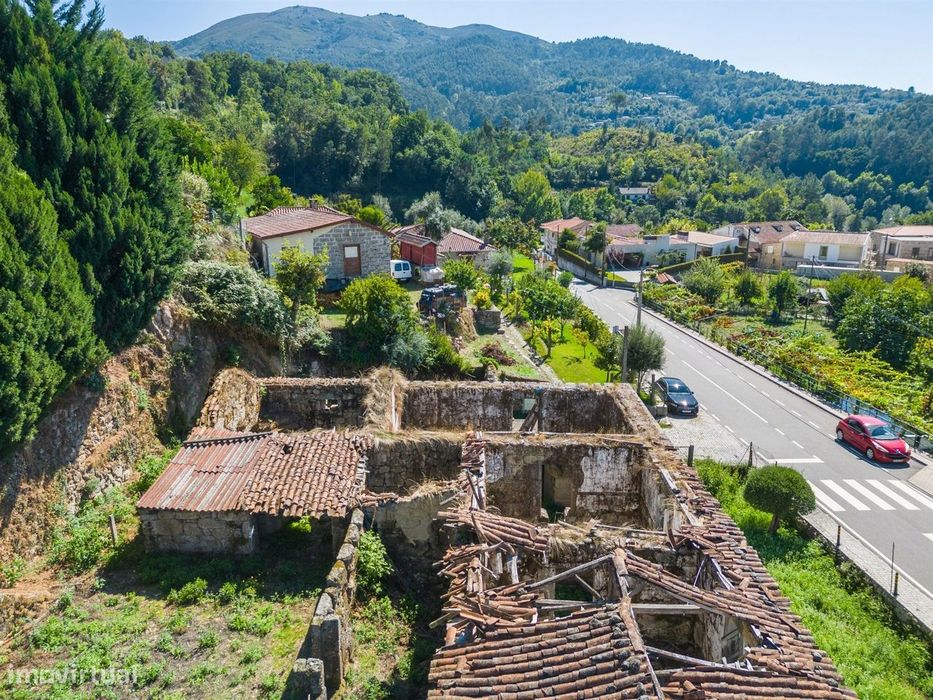 Moradia para Restaurar T0 Venda em Chorense e Monte,Terras de Bouro