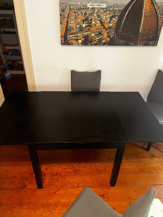 Mesa Extensível Bjursta Preta